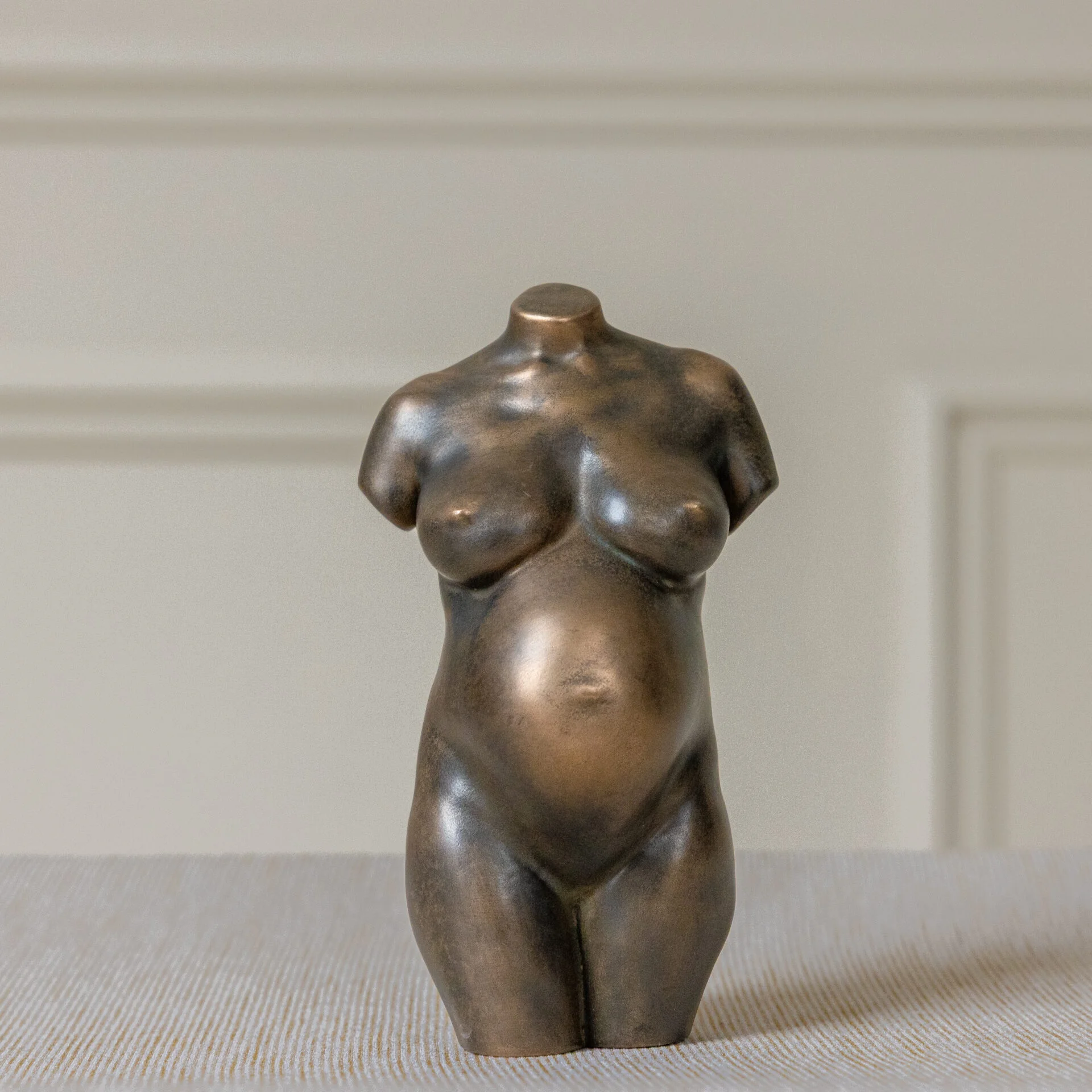 Beauty_Bronze_zwangerschapsbeeld_zonder_armen