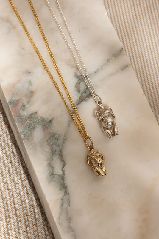 Ketting_zwangerschapsbeeldje_sokkel