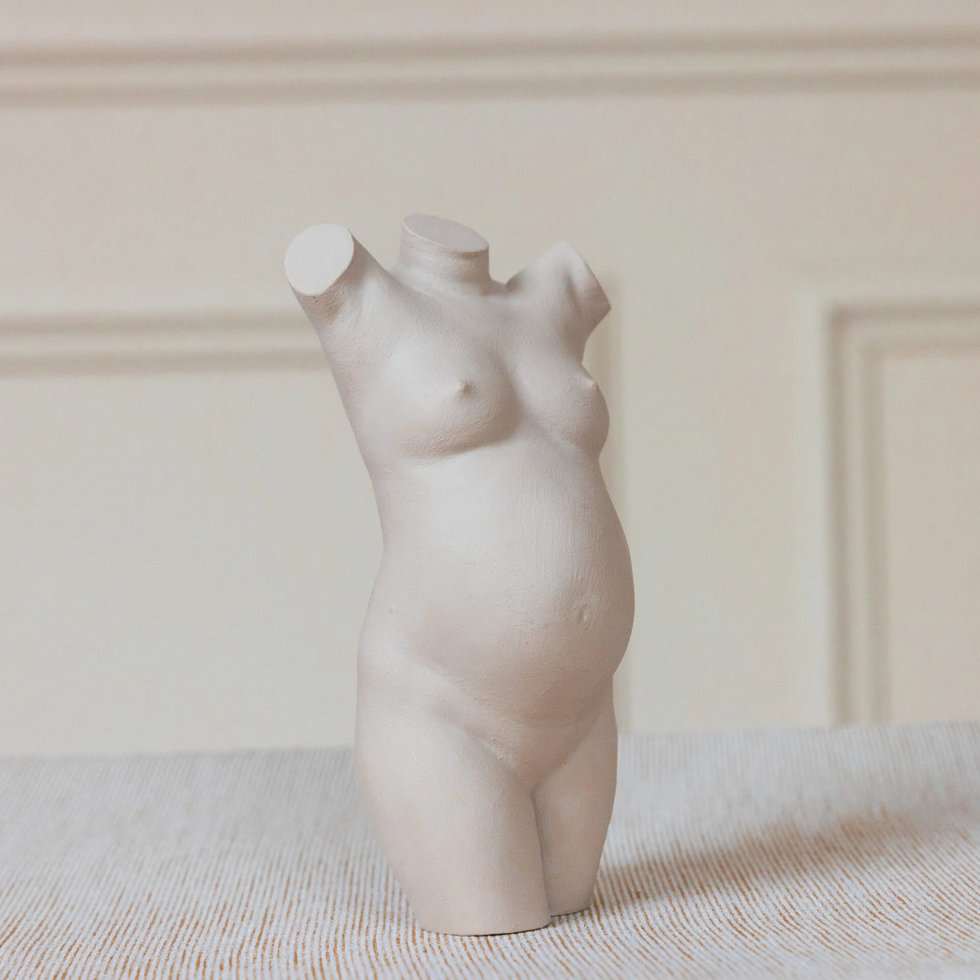 Soft_Nude_zwangerschapsbeeld_zijkant