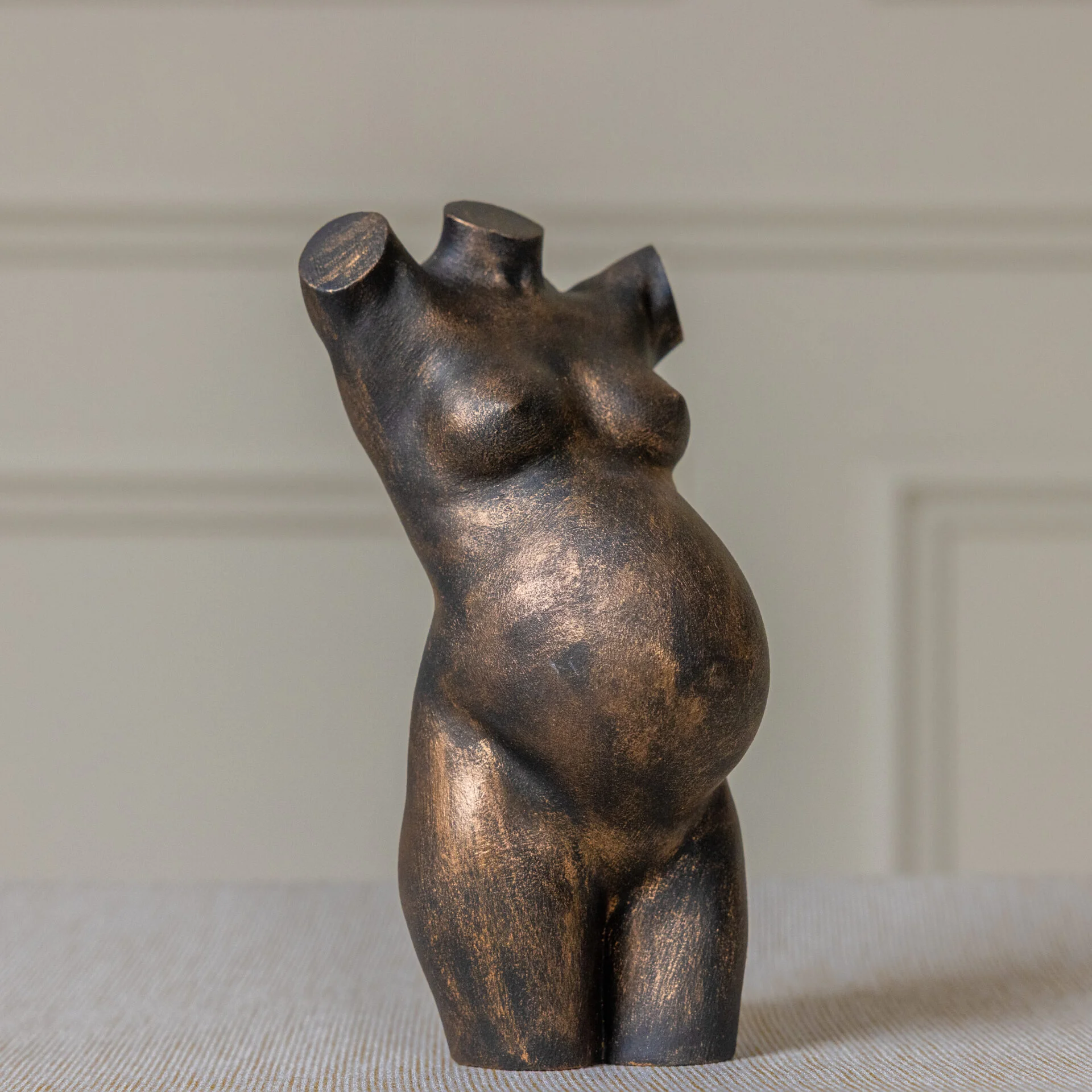 Vintage_Bronze_zwangerschapsbeeld_zonder_arm