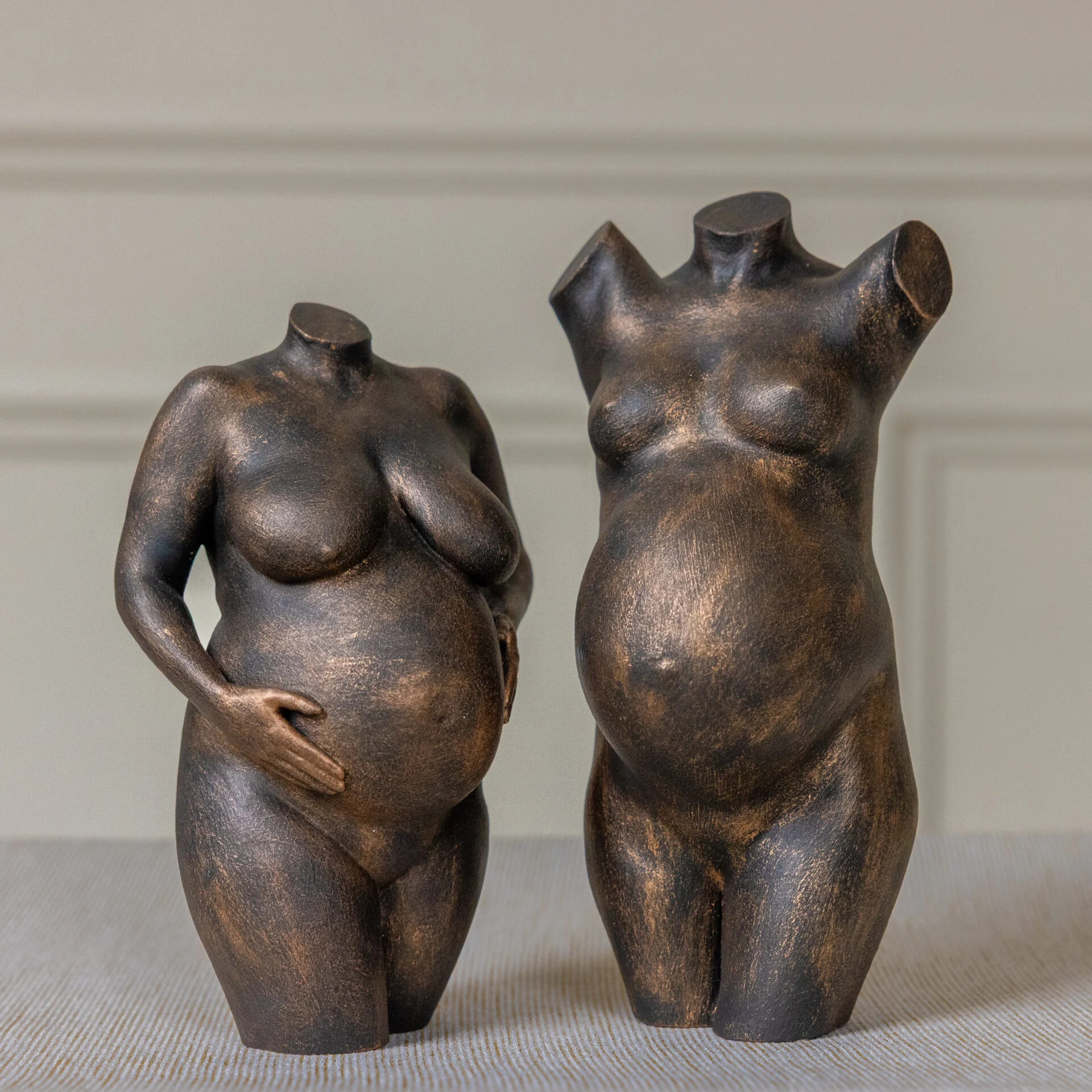 Vintage_Bronze_zwangerschapsbeeld_met_zonder_armen